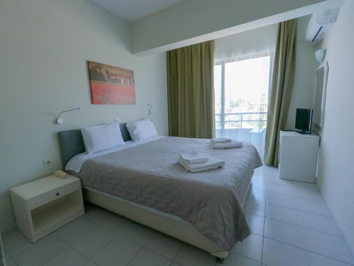 Ivory Hotel Theologos  Bagian luar foto
