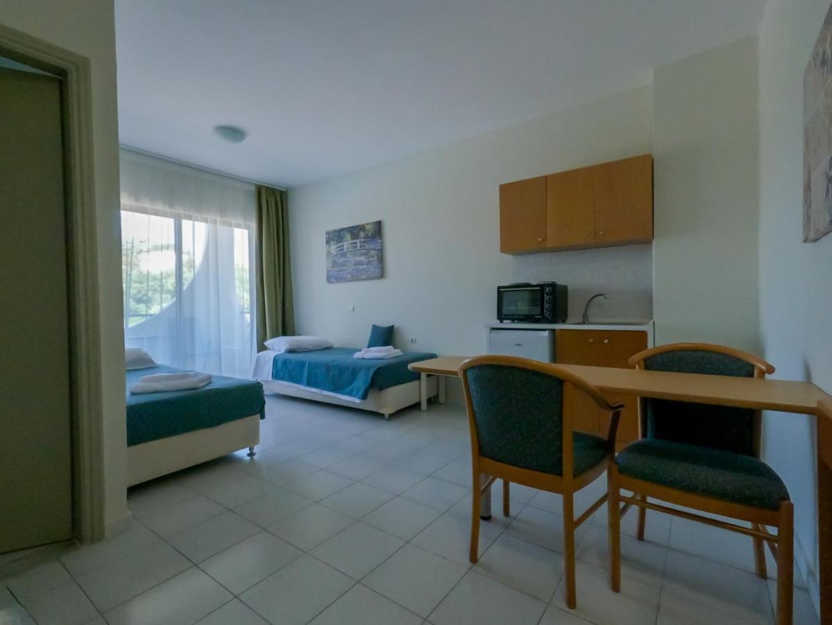 Ivory Hotel Theologos  Bagian luar foto